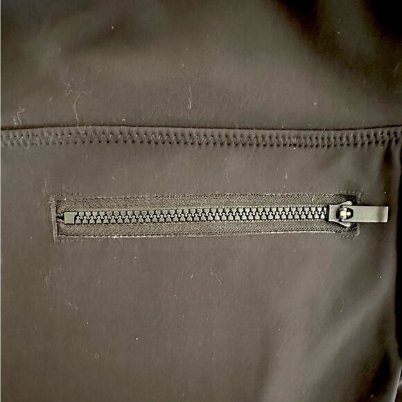 Athleta Stellar Crop Tight Womens Size M in Black Zipper Pockets Travel - Picture 7 of 10